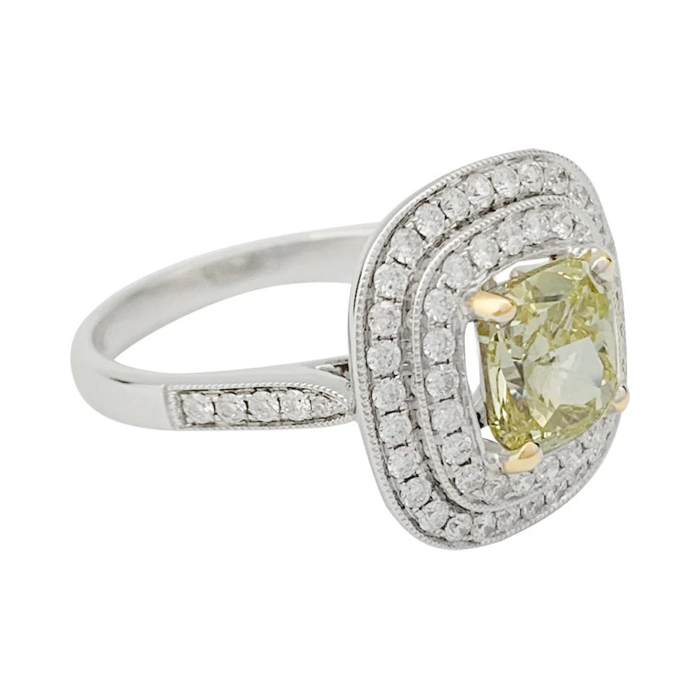 Bague en or blanc à entourage, centre diamant jaune 2,01 carats - Image 8