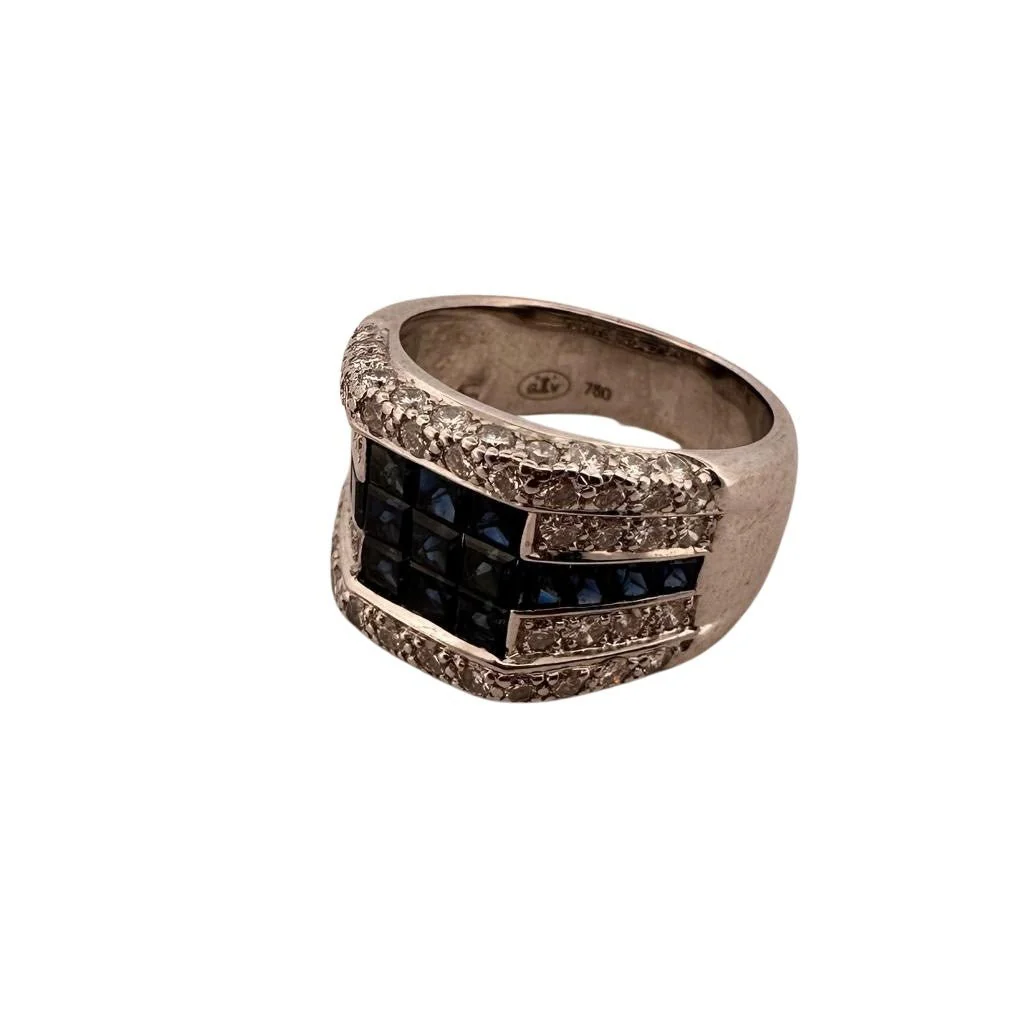 Bague en or blanc, diamants et saphirs calibrés - Image 4