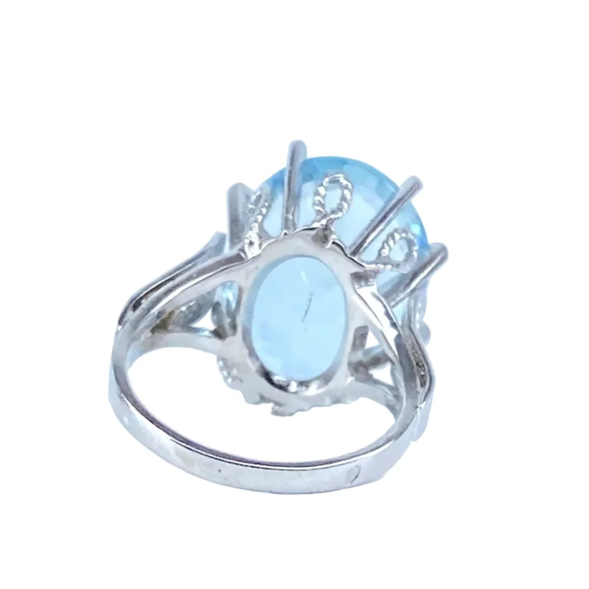 Bague Solitaire en or blanc et aigue-marine - Image 4