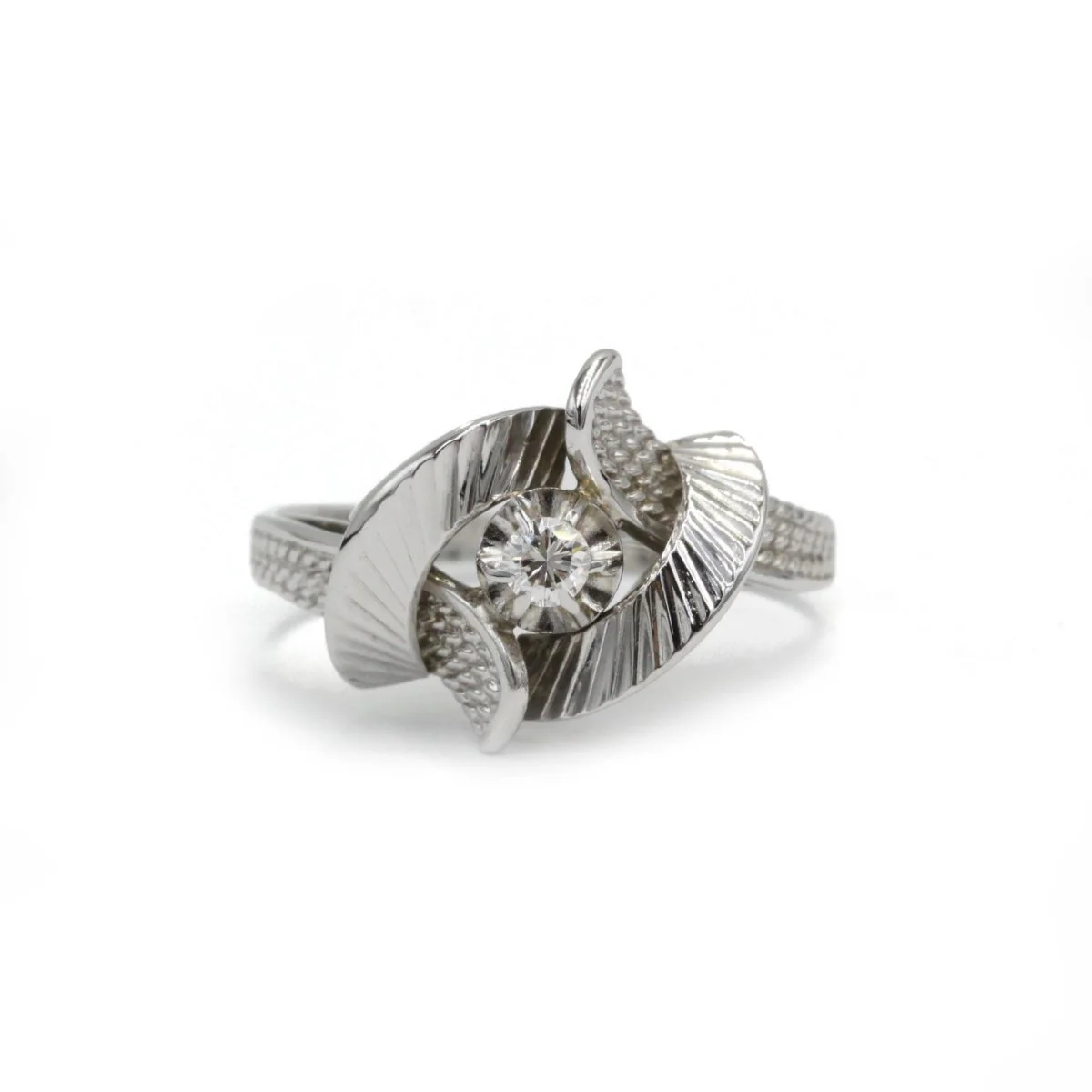 Bague en or blanc et diamant