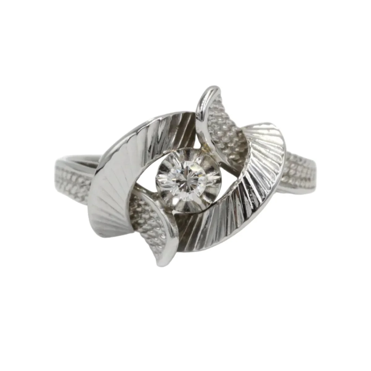 Bague en or blanc et diamant - Image 2
