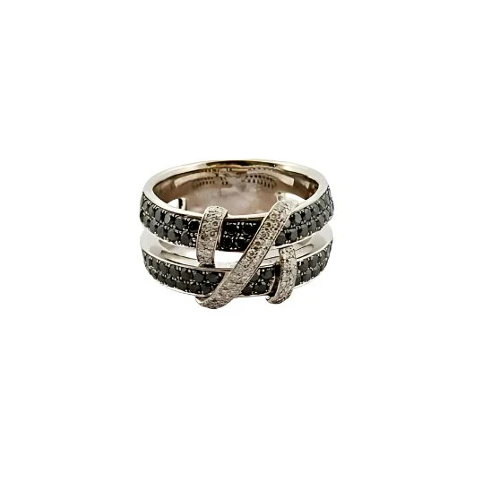 Bague entrelacée en or blanc et diamants