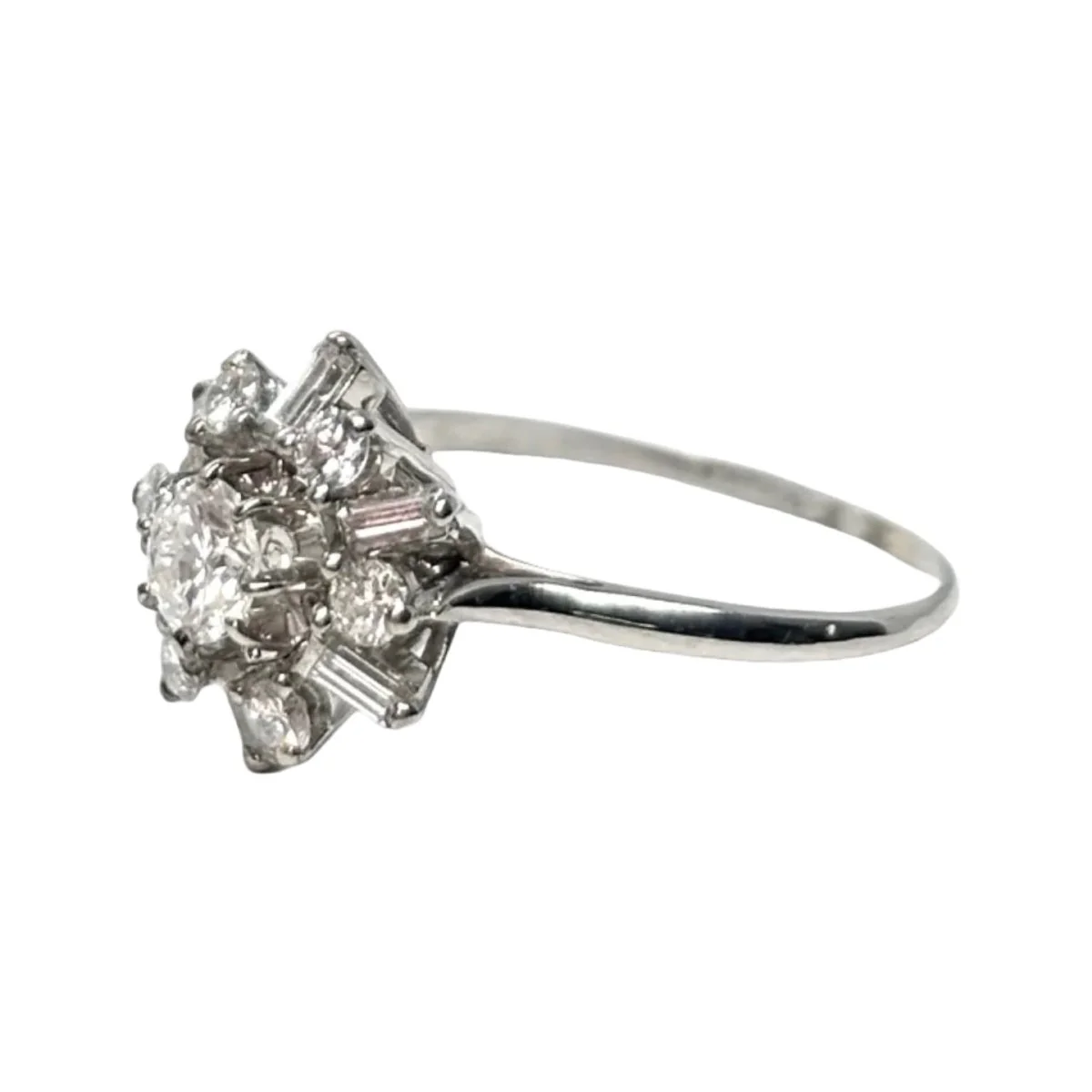 Bague Marguerite en or blanc et diamants - Image 3