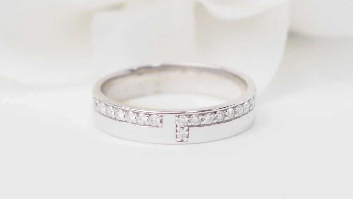 Bague en or blanc et diamants