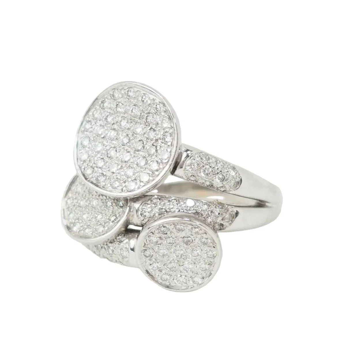 Bague Pavée en or blanc et diamants