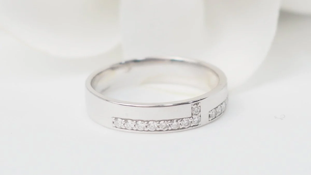 Bague en or blanc et diamants - Image 3