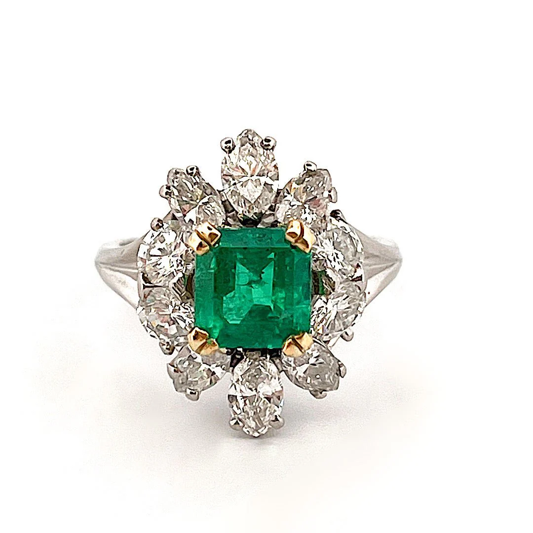 Bague Marguerite MAUBOUSSIN en or blanc, émeraude et diamants