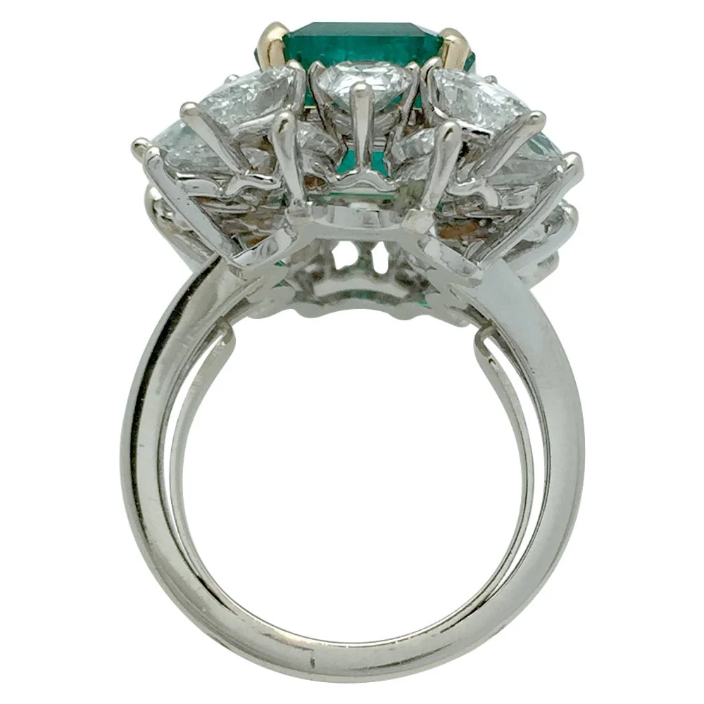 Bague en or blanc et jaune émeraude et diamants - Image 2