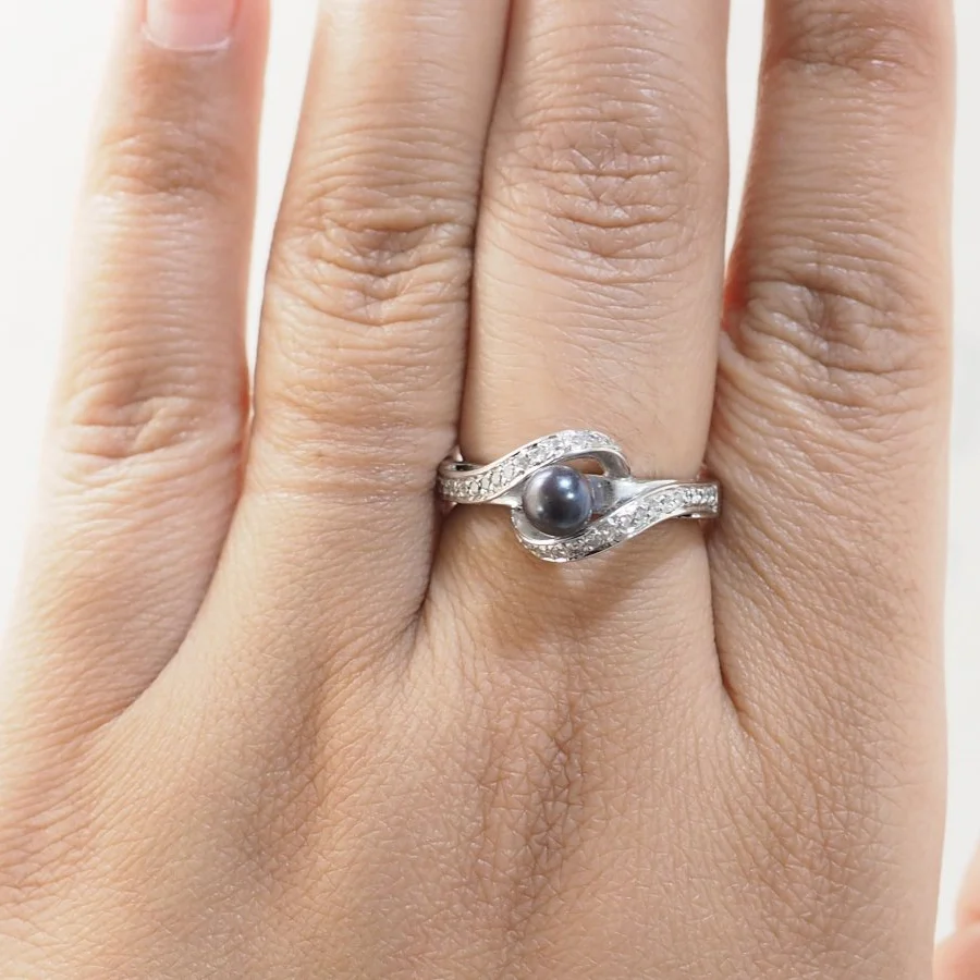 Bague Toi & Moi en or blanc, perle et diamants - Image 2
