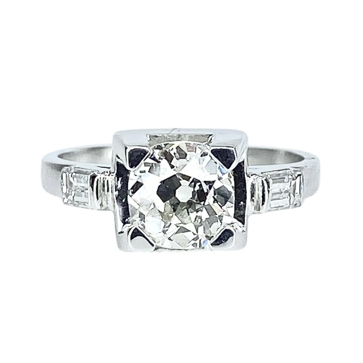 Bague en or blanc, platine et diamants
