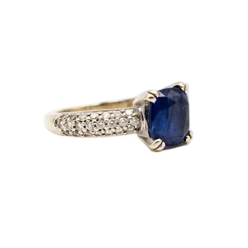 Bague Solitaire en or blanc, saphir et diamants - Image 12