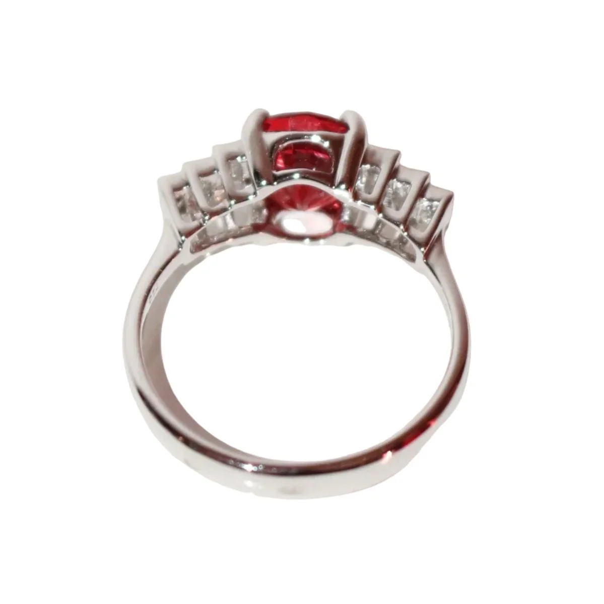 Bague en or blanc, spinelle et diamants - Image 3