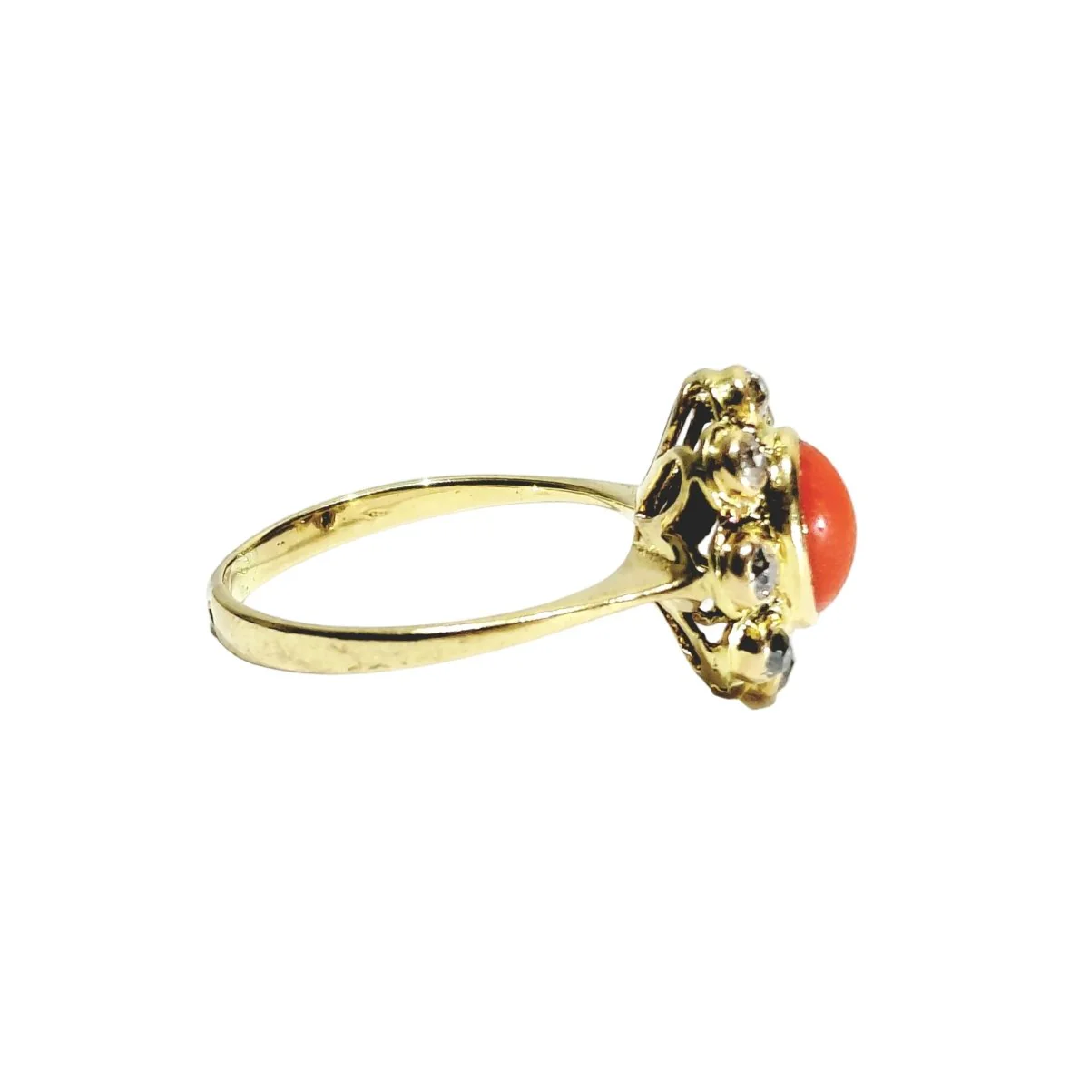 Bague Entourage en or jaune, corail et diamants - Image 6