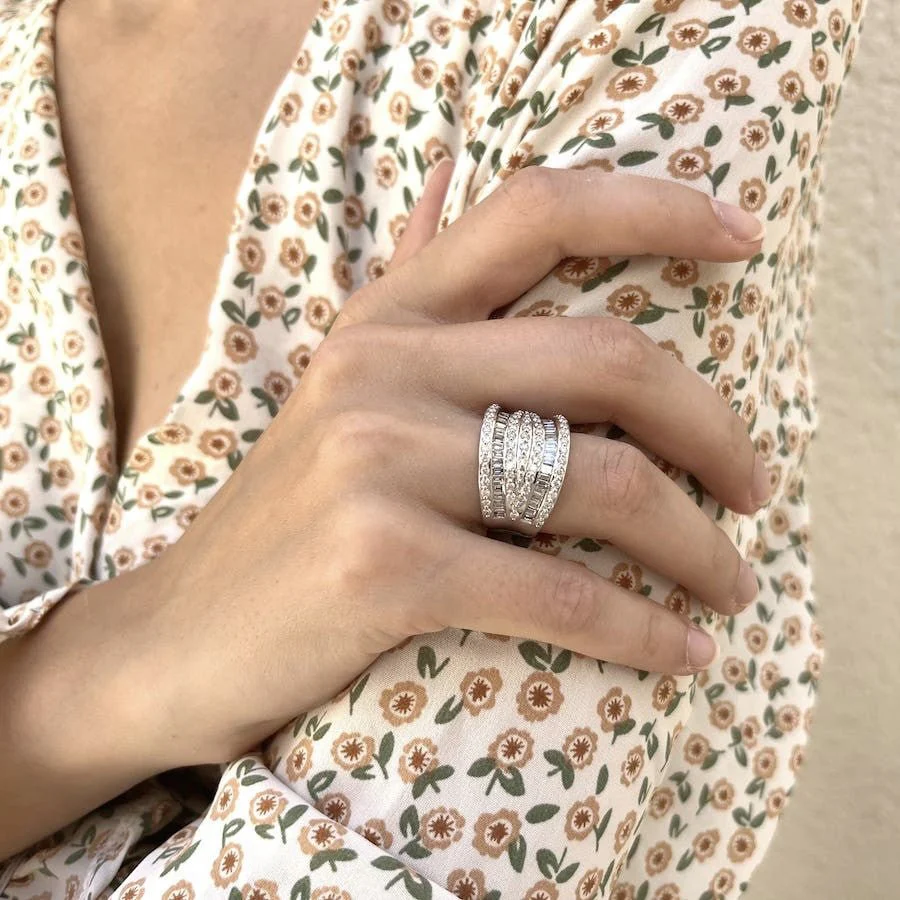 Bague en or blanc et diamants - Image 2