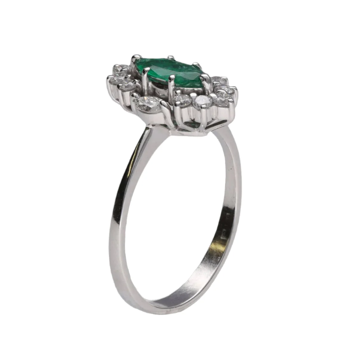 Bague en or blanc, émeraude et diamants - Image 3