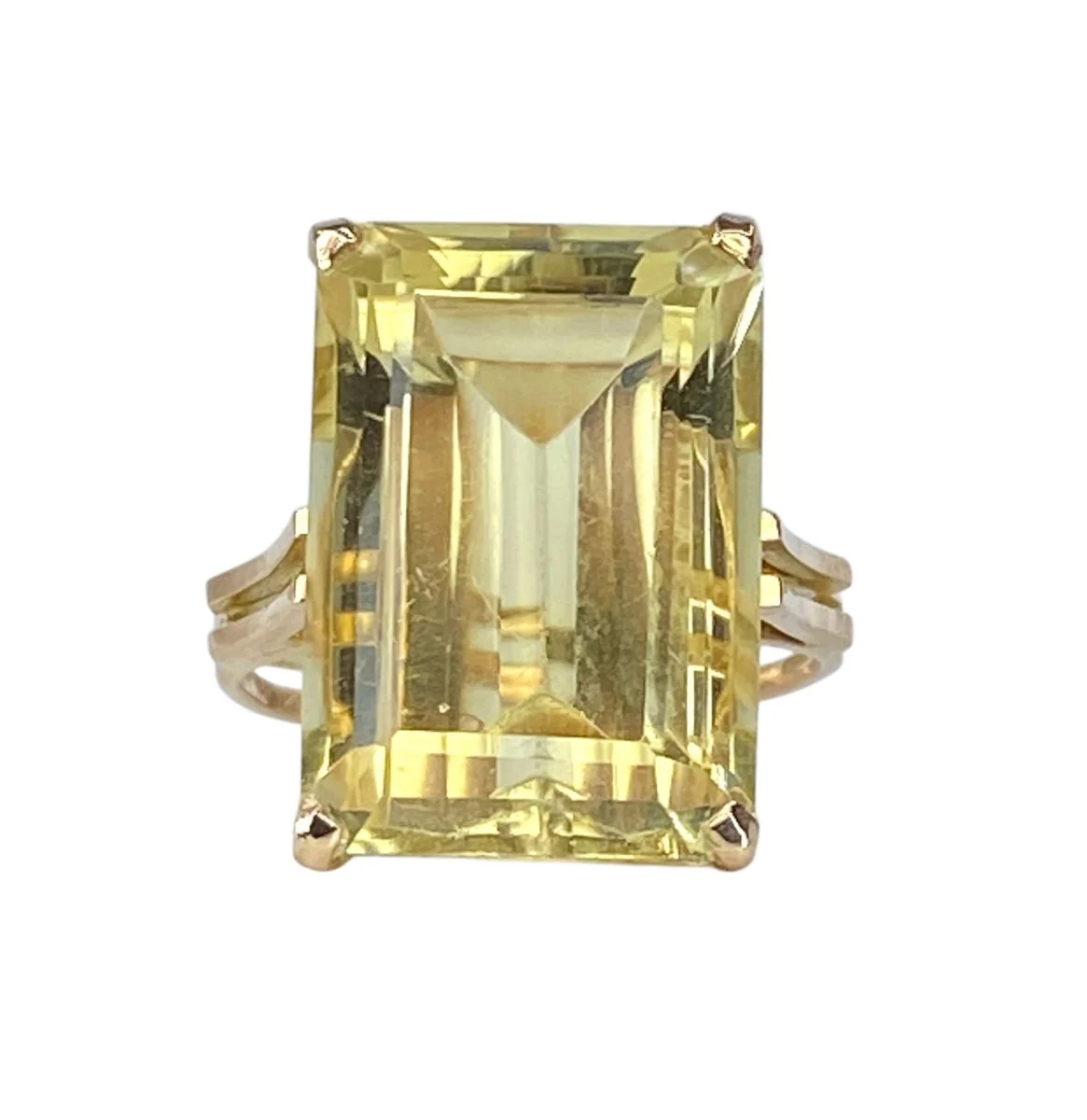 Bague en or jaune 18 carats et citrine 20 carats