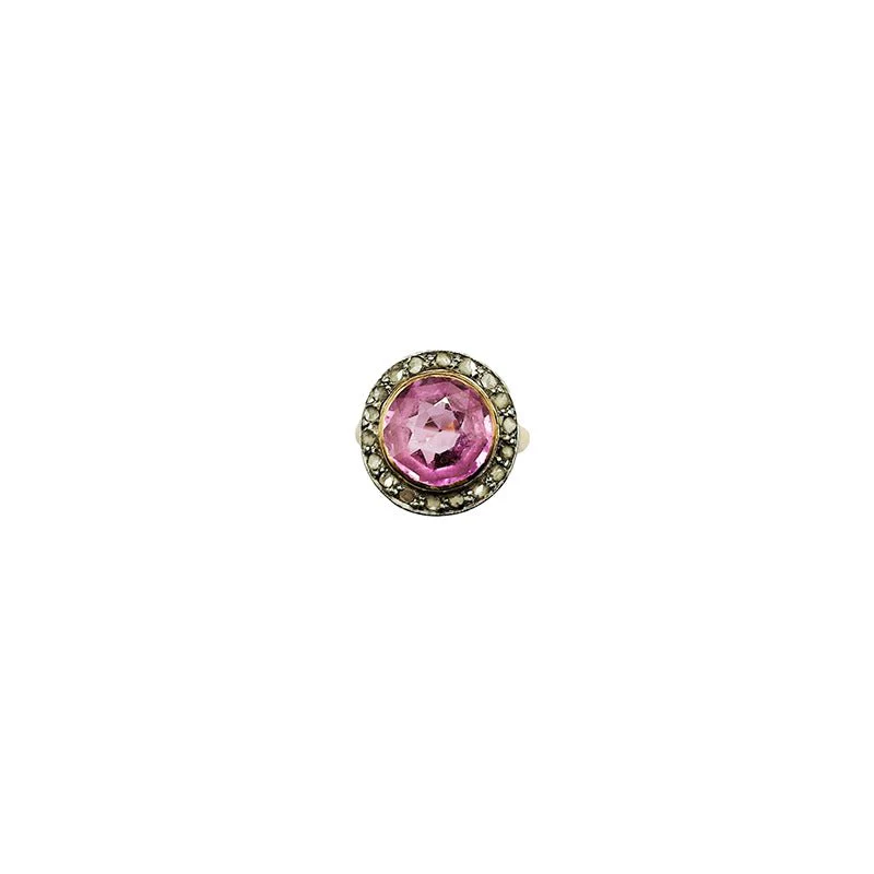 Bague en or jaune, platine et topaze rose