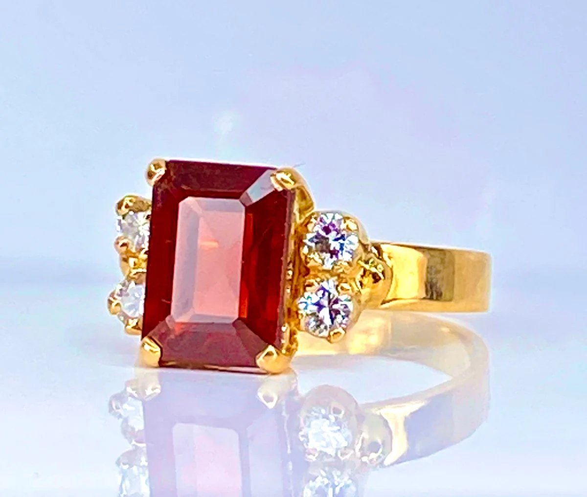 Bague en or jaune 18 carats , grenat et diamants - Image 5