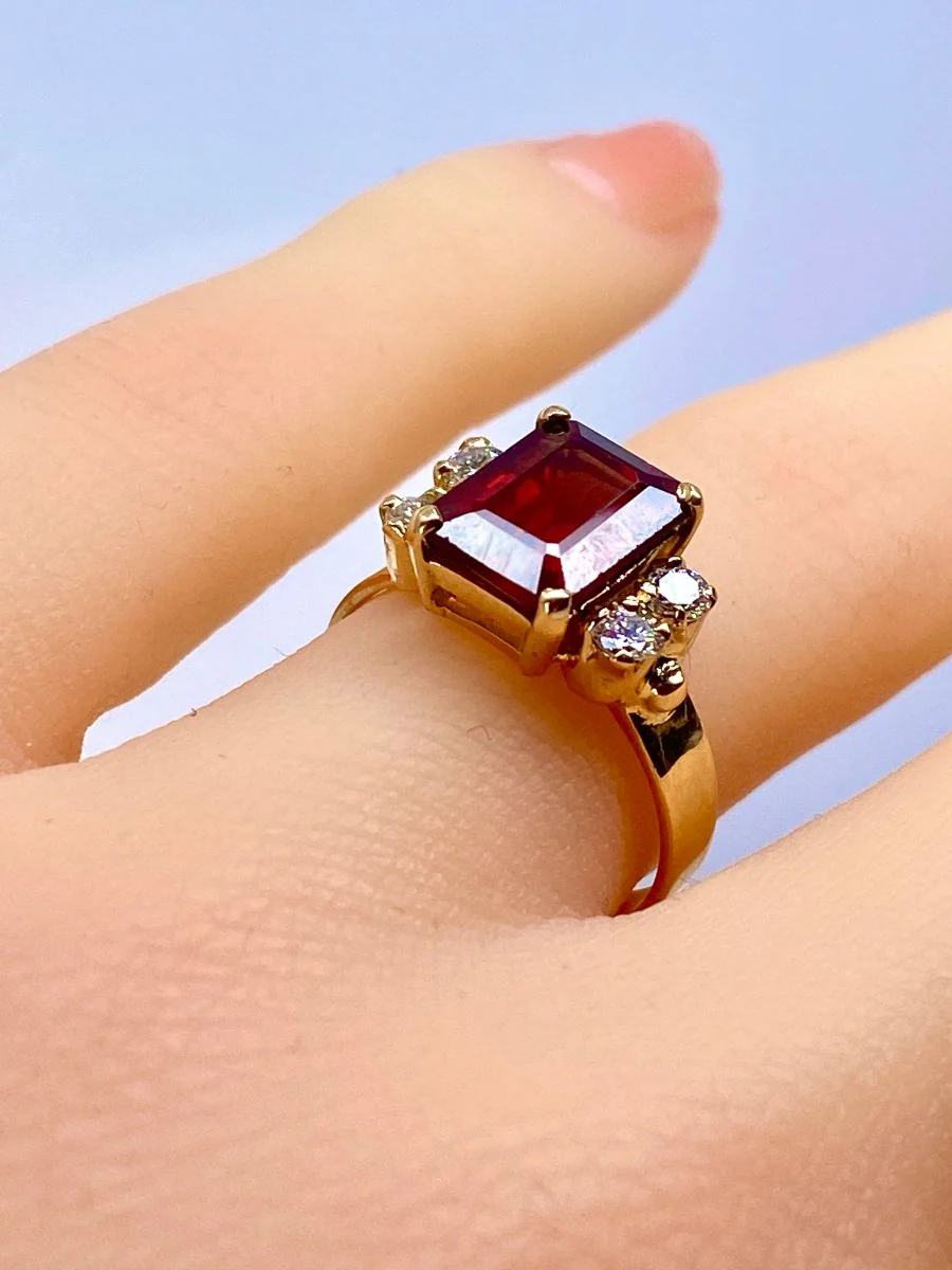 Bague en or jaune 18 carats , grenat et diamants - Image 8