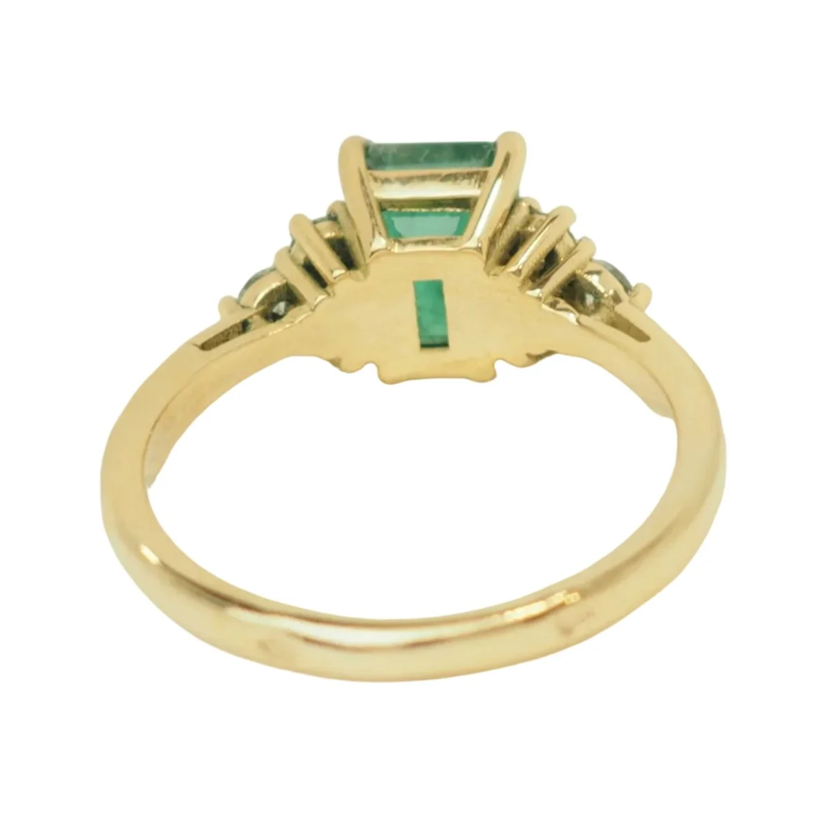Bague en or jaune, émeraude et diamants - Image 4