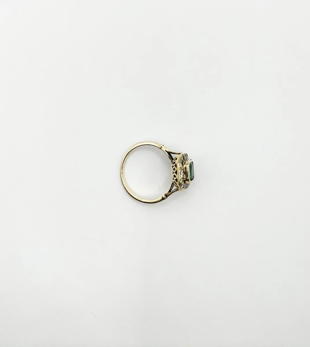 Bague en or jaune, émeraude et diamants - Image 4