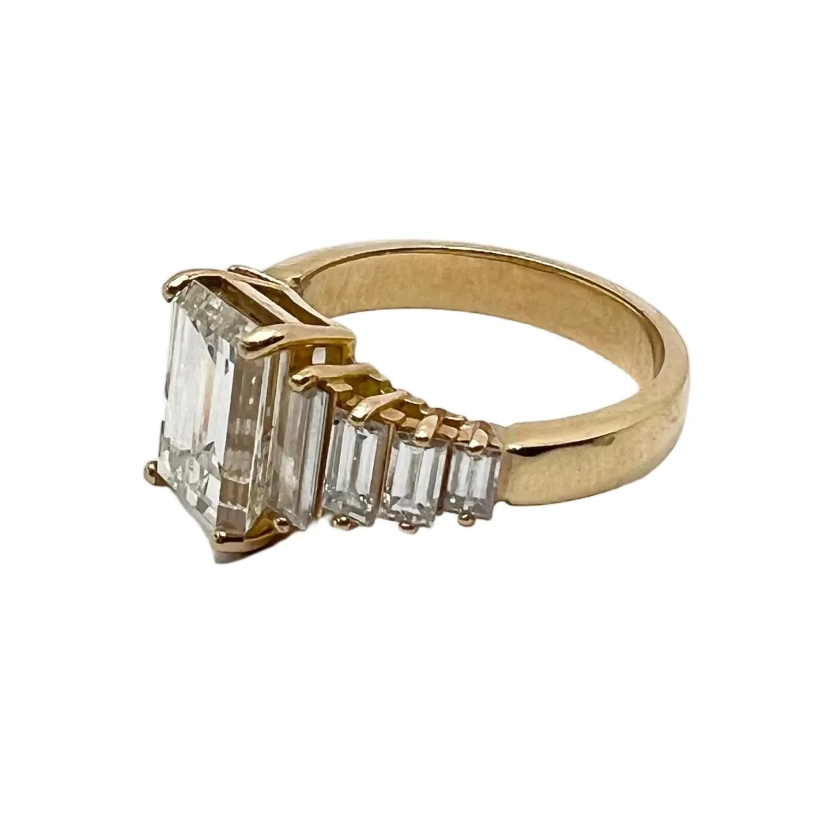 Bague en or jaune et diamants - Image 2