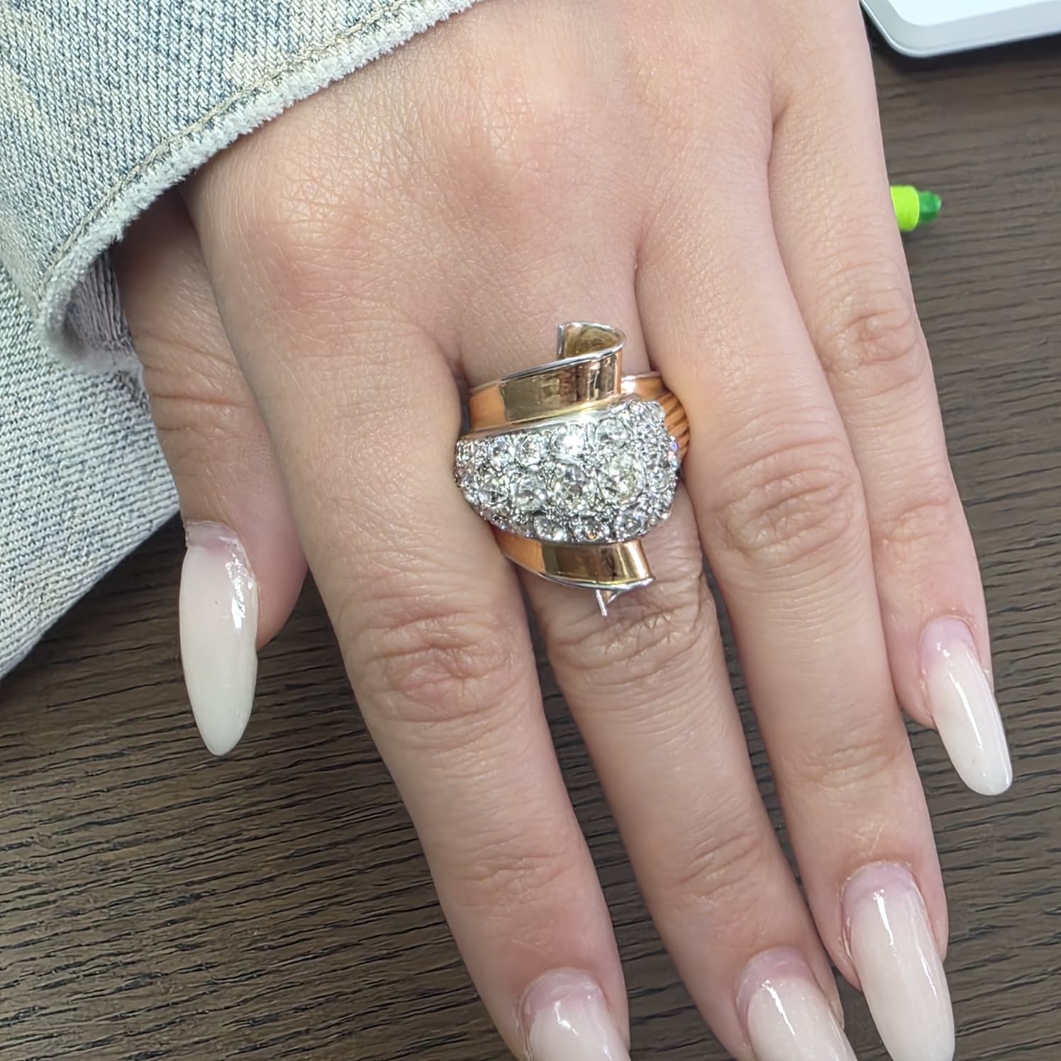 Bague en or jaune et diamants - Image 2