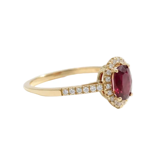 Bague Entourage en or jaune, rubis et diamants - Image 5