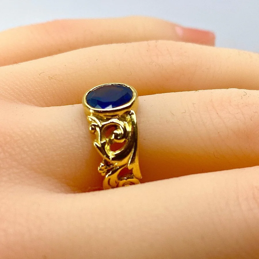 Bague en or jaune et saphir - Image 2