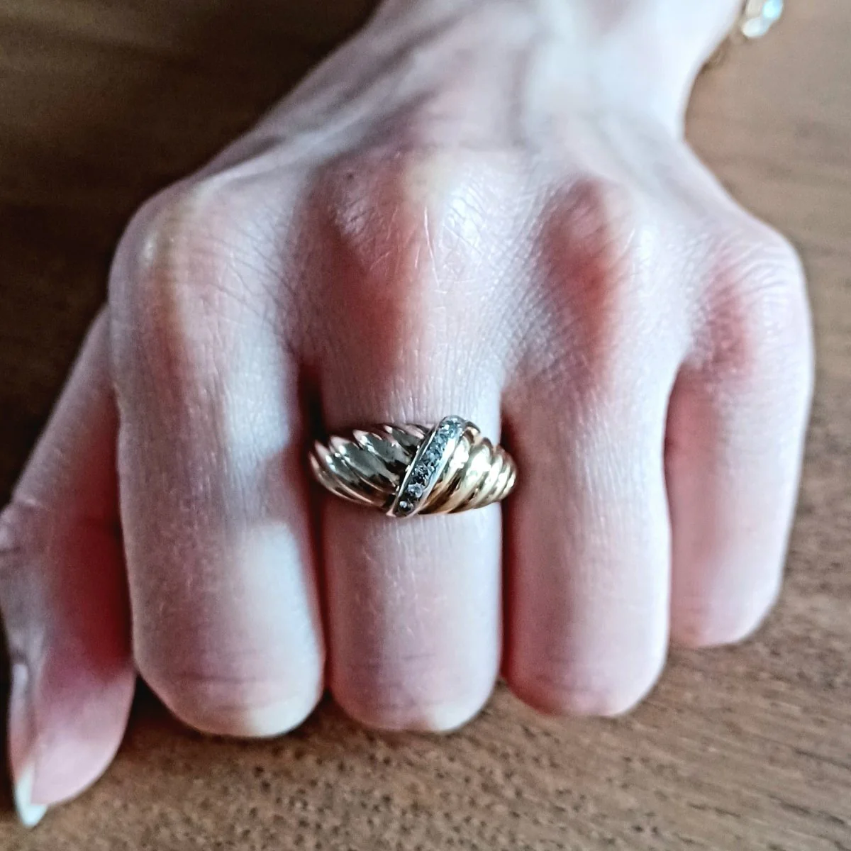 Bague en or jaune, or blanc et diamants - Image 2