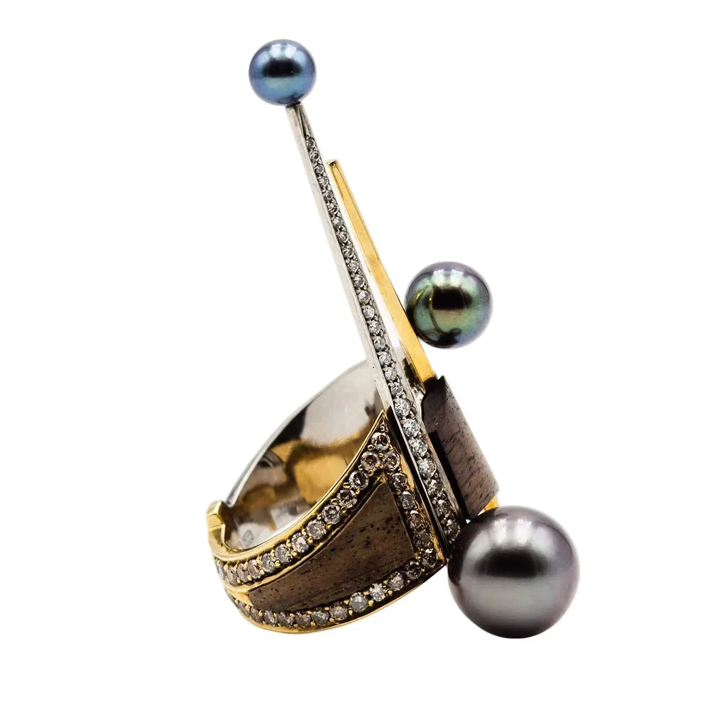Bague en or jaune, or blanc, perles, essences boisées et diamants - Image 3