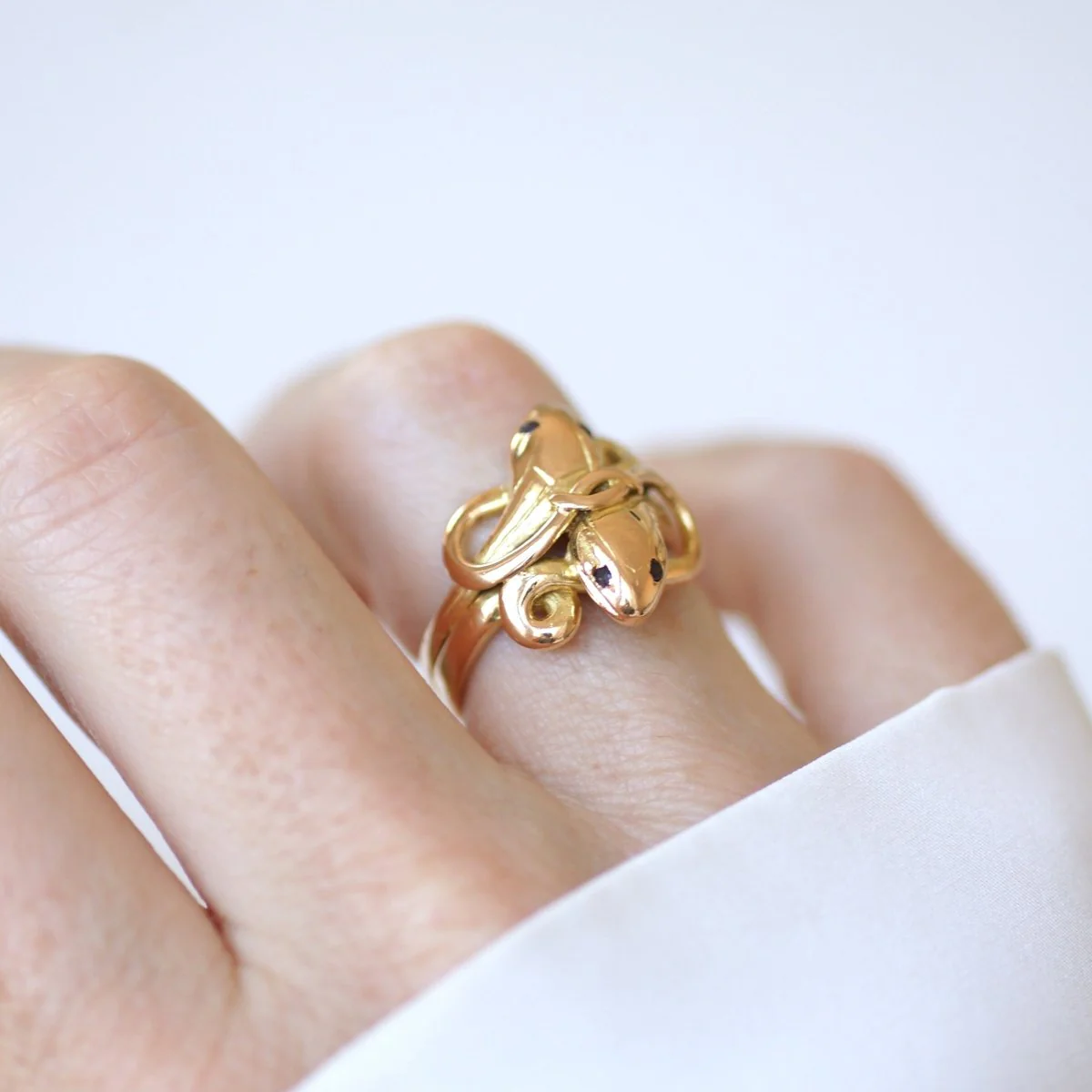 Bague Jonc en or jaune, or rose, et rubis - Image 2