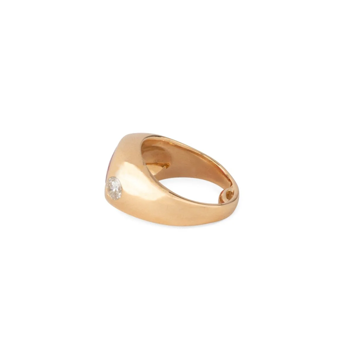 Bague en or jaune ornée d'un rubis épaulé de 2 diamants - Image 3
