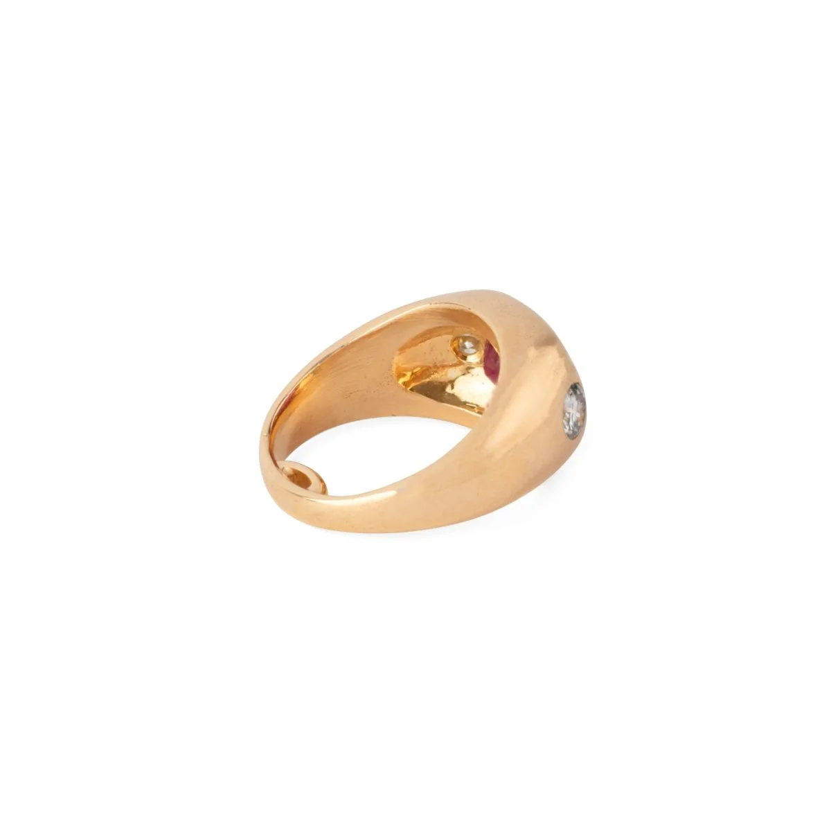 Bague en or jaune ornée d'un rubis épaulé de 2 diamants - Image 6
