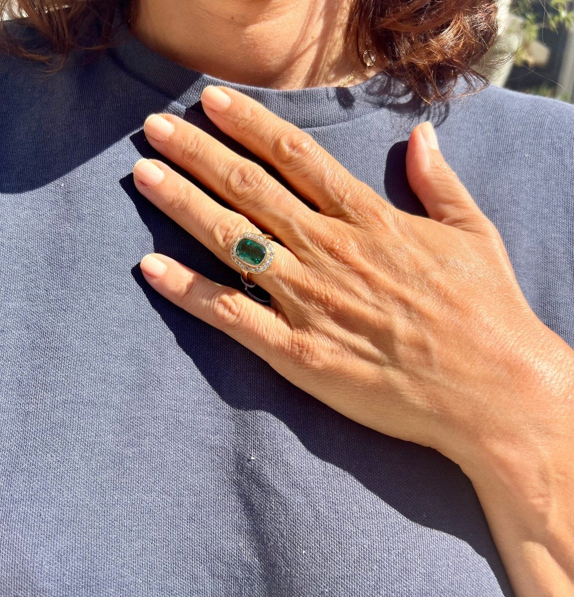 Bague en or jaune ornée d'une émeraude - Image 6