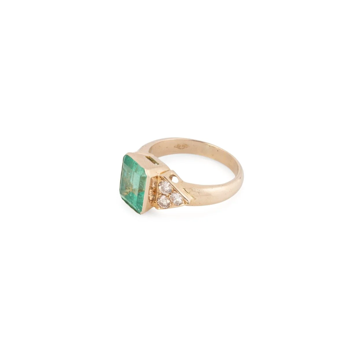 Bague en or jaune, émeraude de Colombie et diamants - Image 4