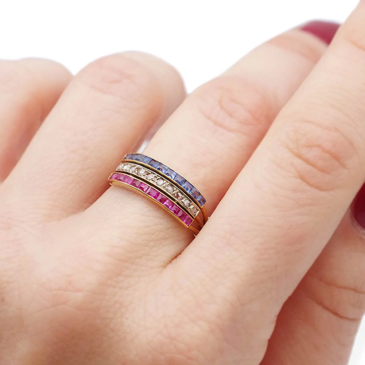 Bague en or jaune, platine, rubis, saphirs et diamants - Image 2