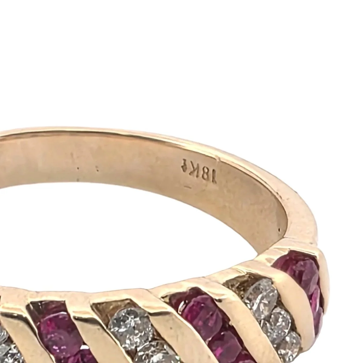 Bague en or jaune, rubis et diamants - Image 5
