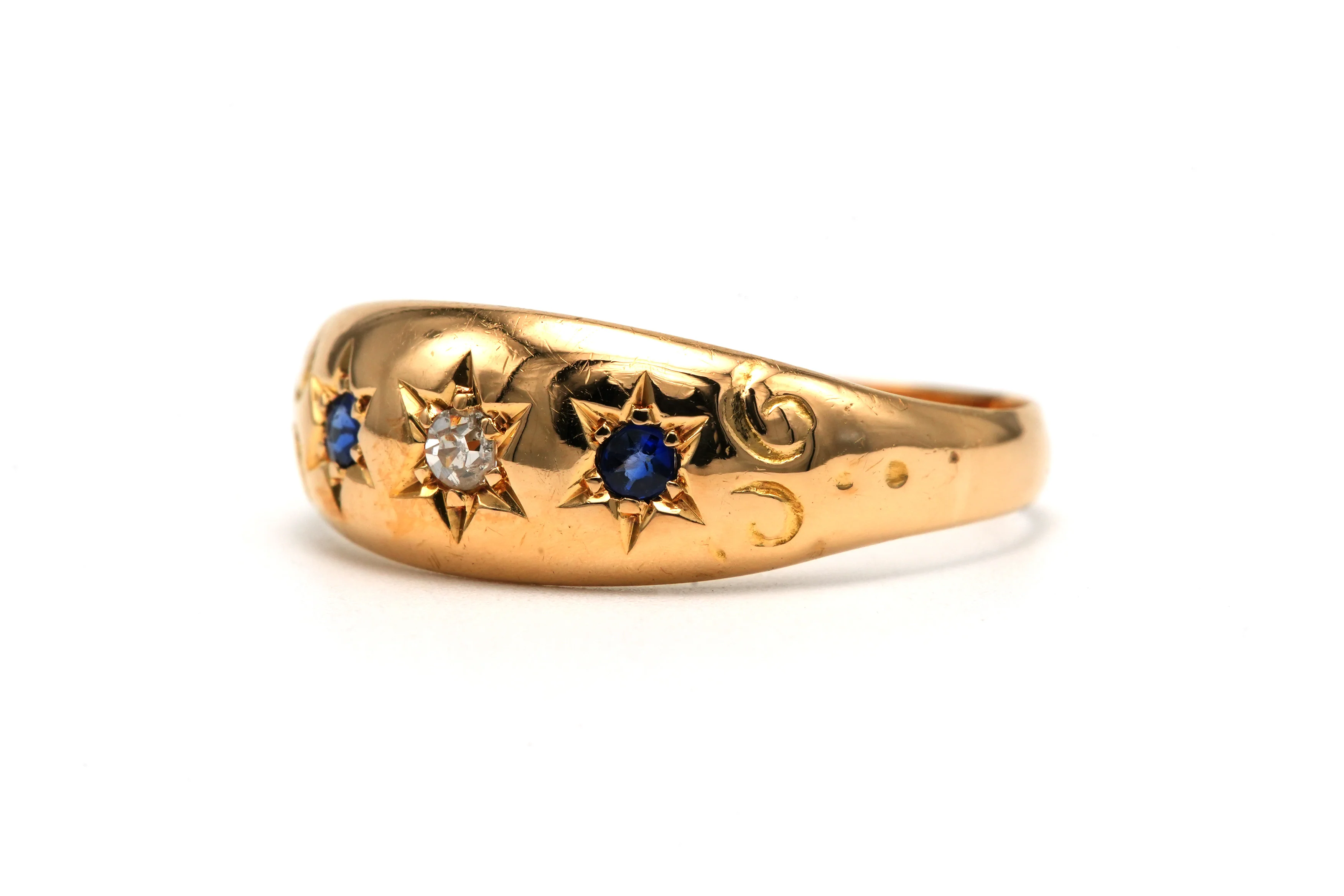 Bague en or jaune, saphirs et diamants - Image 2