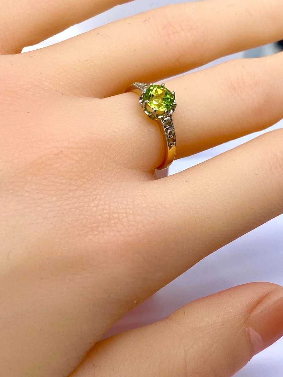 Bague en or jaune, péridot et diaamnts - Image 6