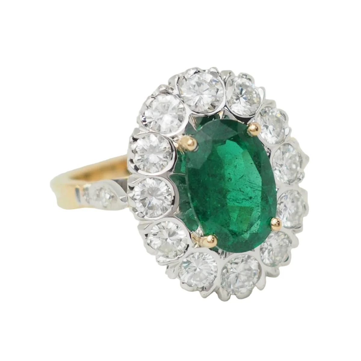 Bague entourage en or bicolore, émeraude et diamants - Image 10