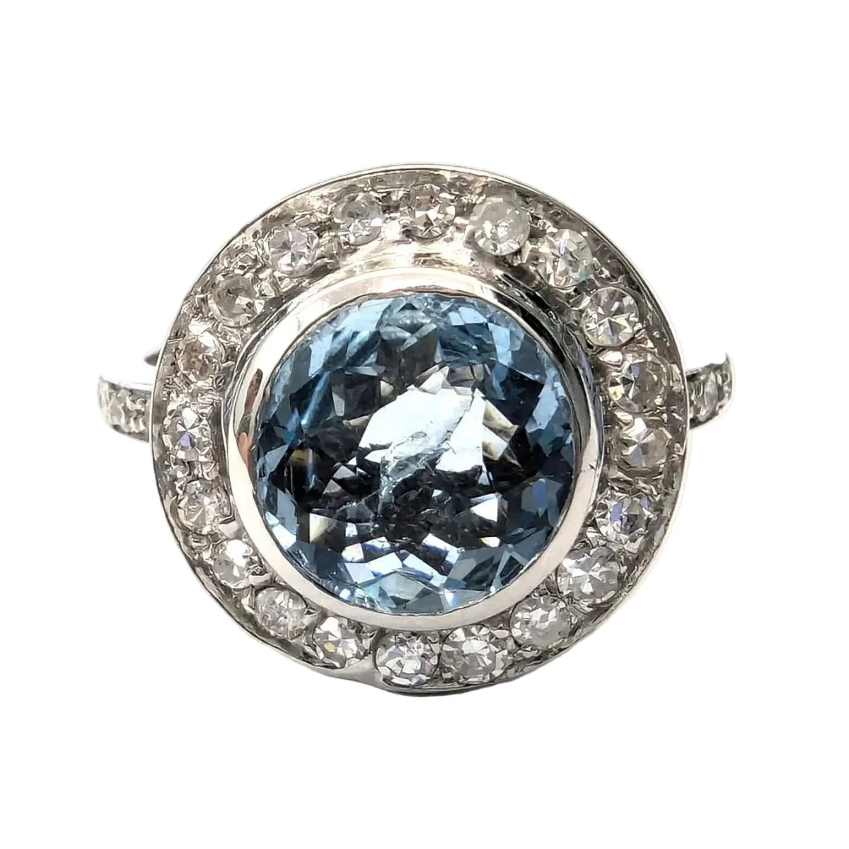 Bague Entourage en or blanc, aigue-marine et diamants