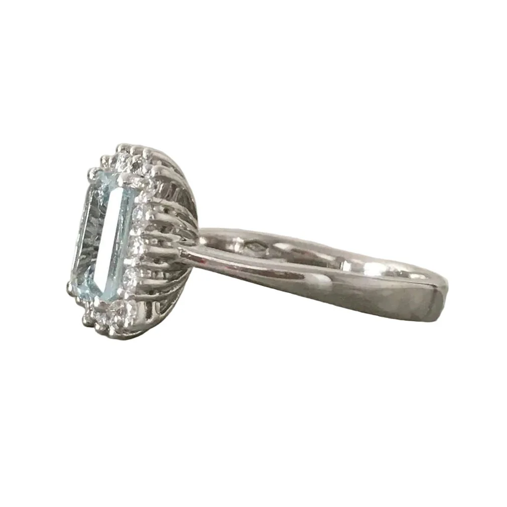 Bague Entourage en or blanc, aigue-marine et diamants - Image 11