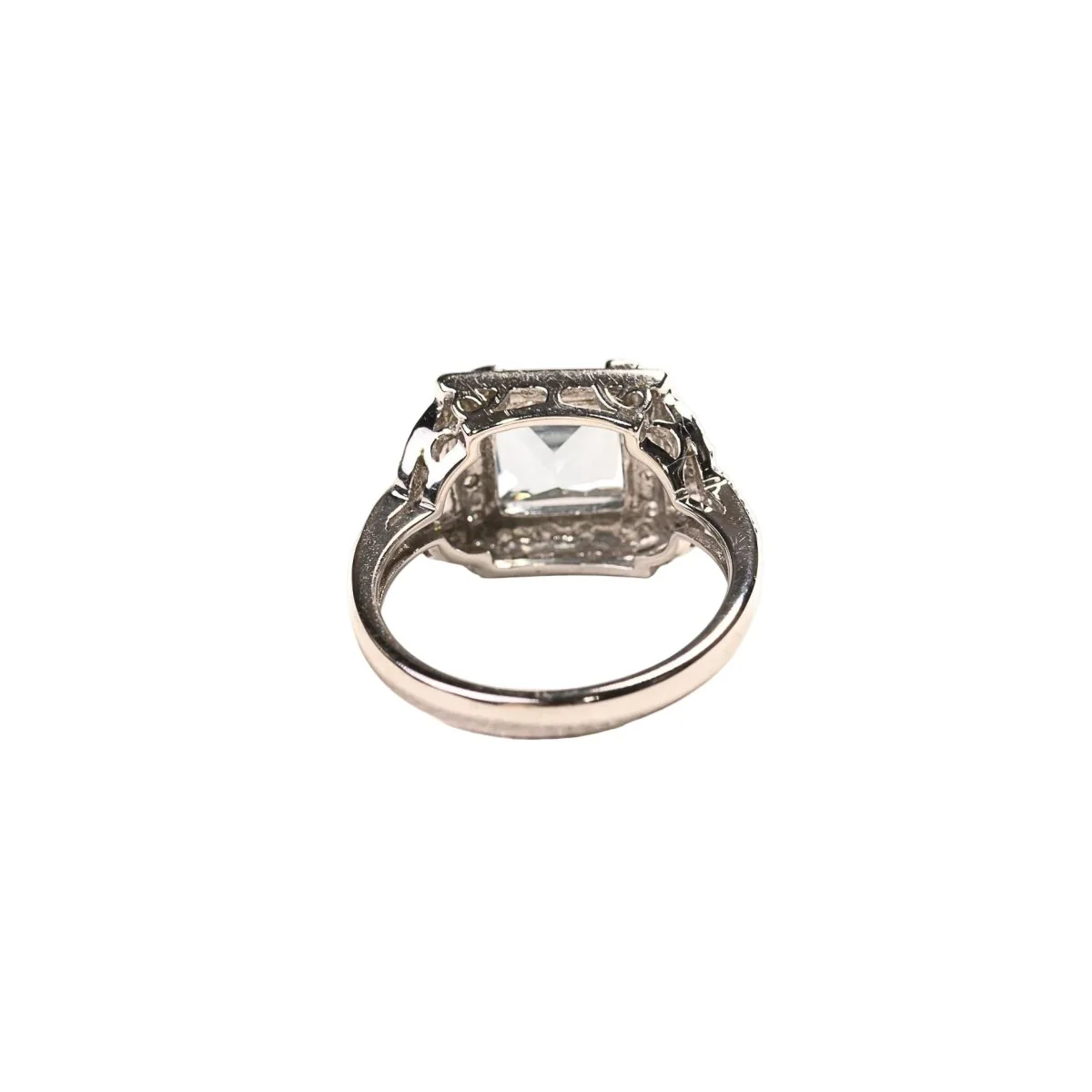 Bague Entourage en or blanc, aigue-marine et diamants - Image 5