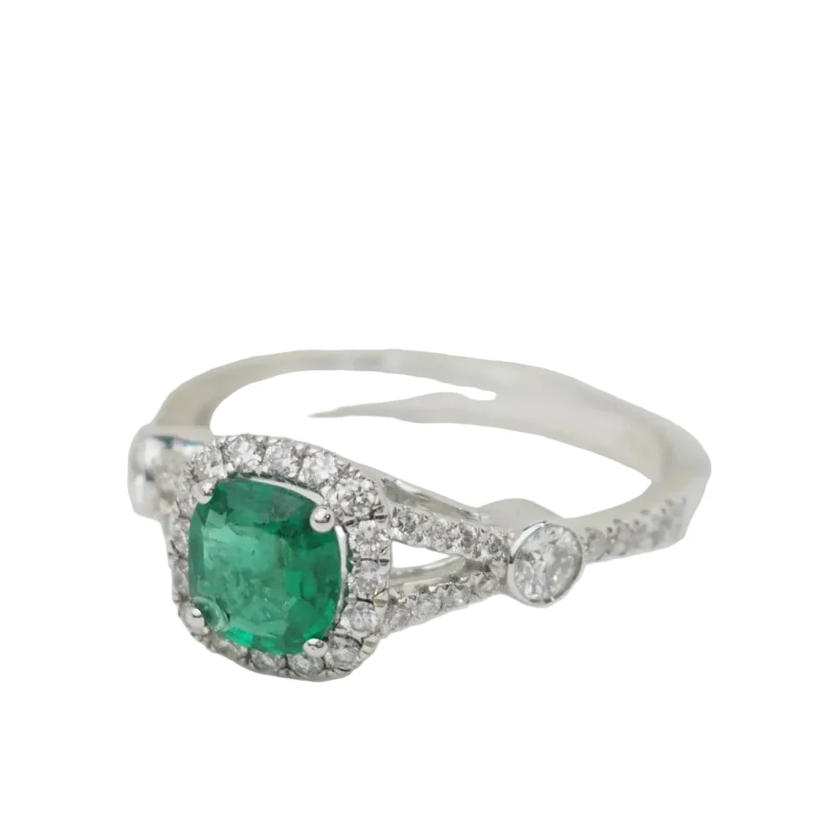 Bague Entourage en or blanc, émeraude et diamants - Image 3