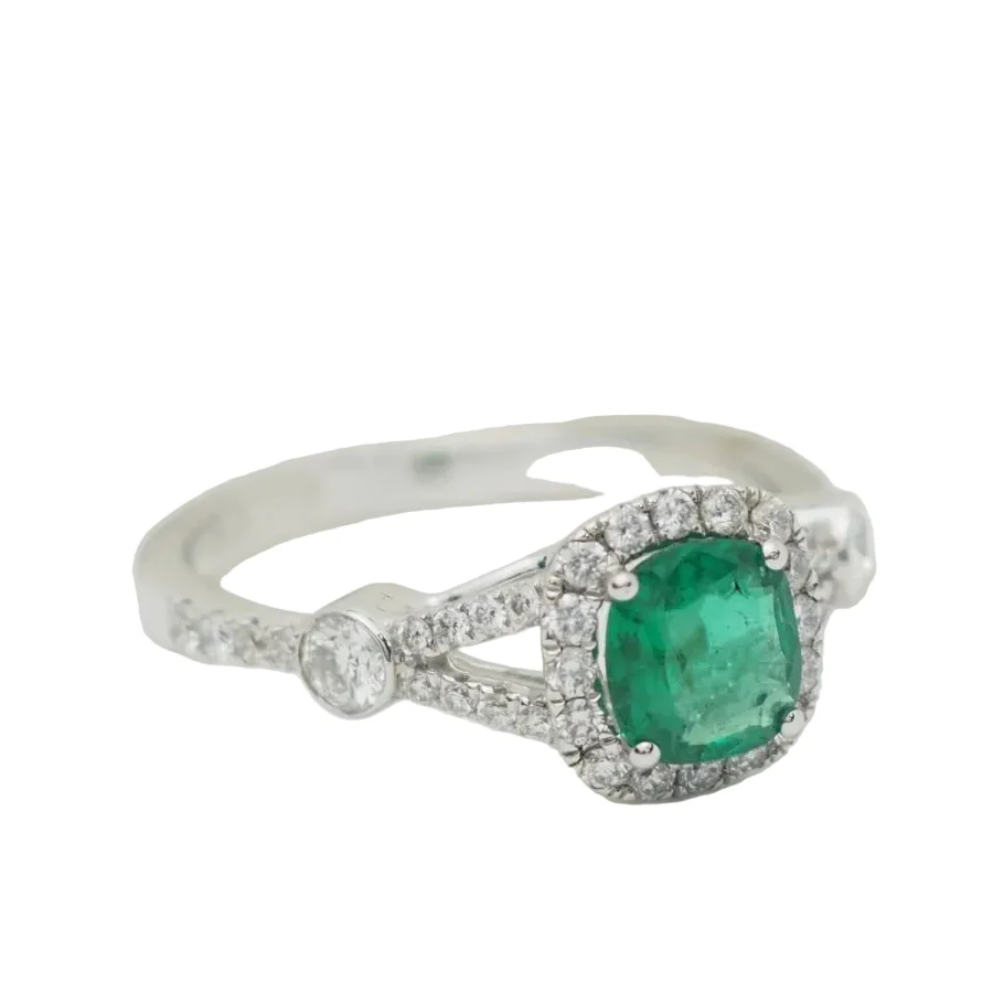 Bague Entourage en or blanc, émeraude et diamants - Image 5