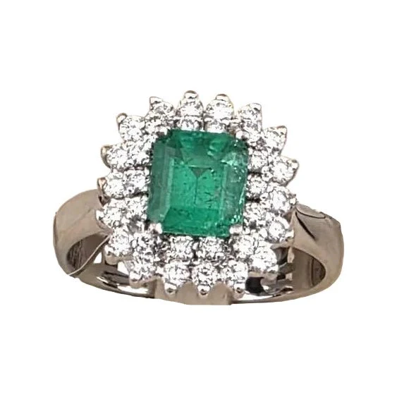 Bague Entourage en or blanc, émeraude et diamants
