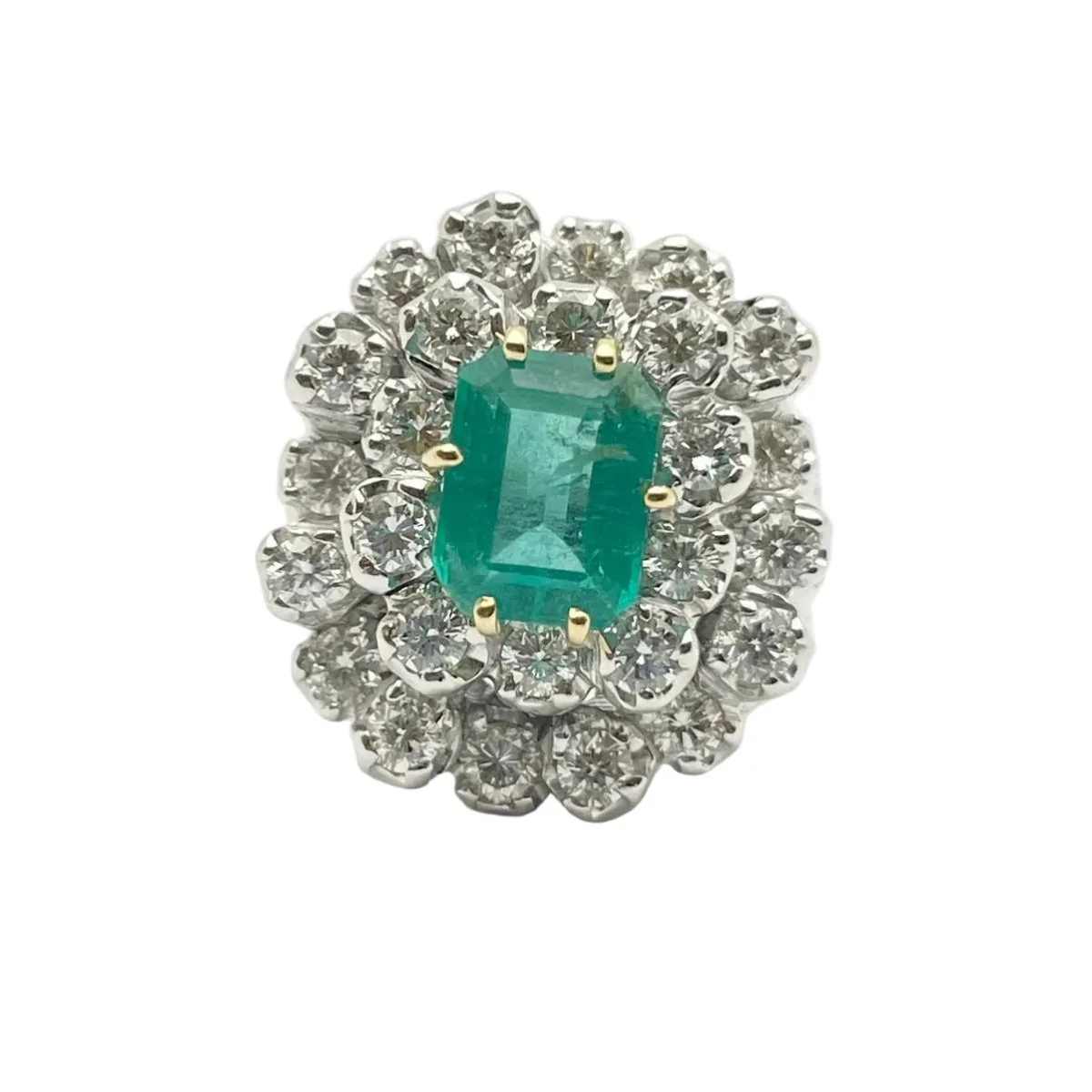 Bague Entourage en or blanc, émeraude et diamants