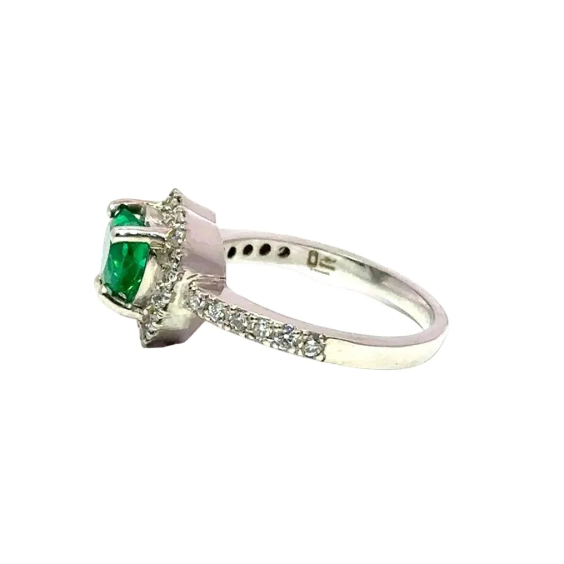 Bague Entourage en or blanc, émeraude et diamants - Image 3