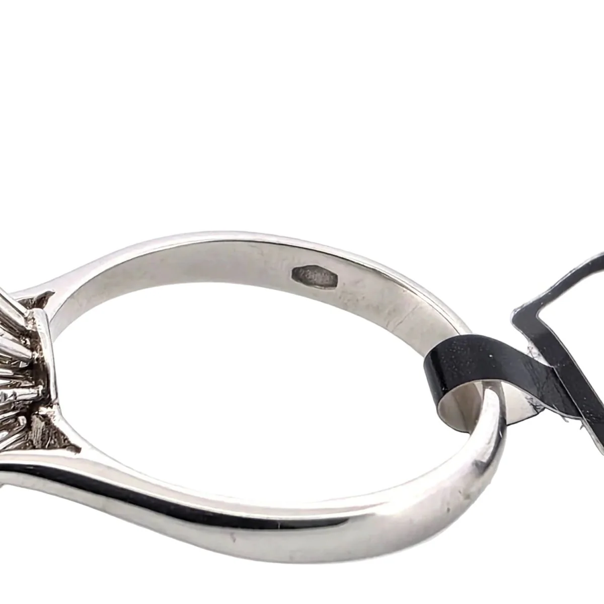 Bague Entourage en or blanc et diamants - Image 6